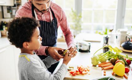 father and son cooking